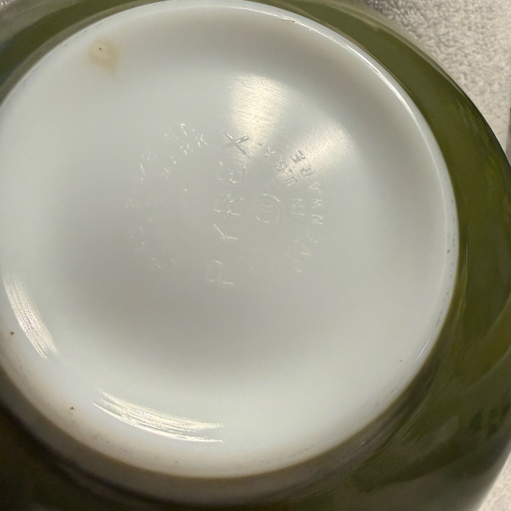 Vintage Pyrex Verde Green nesting Cinderella Bowl 2.5qt 443 - Picture 4 of 4